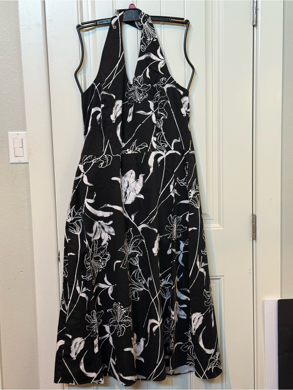 Clues Collection Black & White Floral Halter Dress, size 14 Cotton/Spandex blend